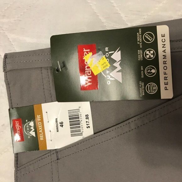 Wrangler Outdoor relaxed fit gray performance shorts size 46 - Picture 2 of 5